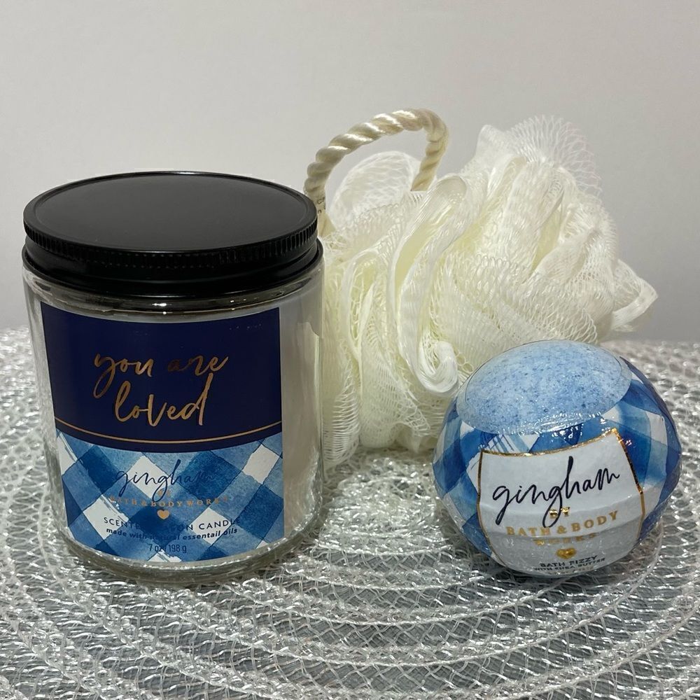BBW Gingham Single Wick Candle, Loofah Shower Puff and Bath Fizzy set of 3 NWT